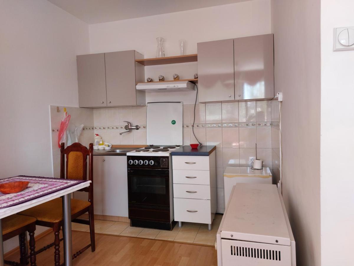 Apartment Daca Stan Belgrad Exteriör bild