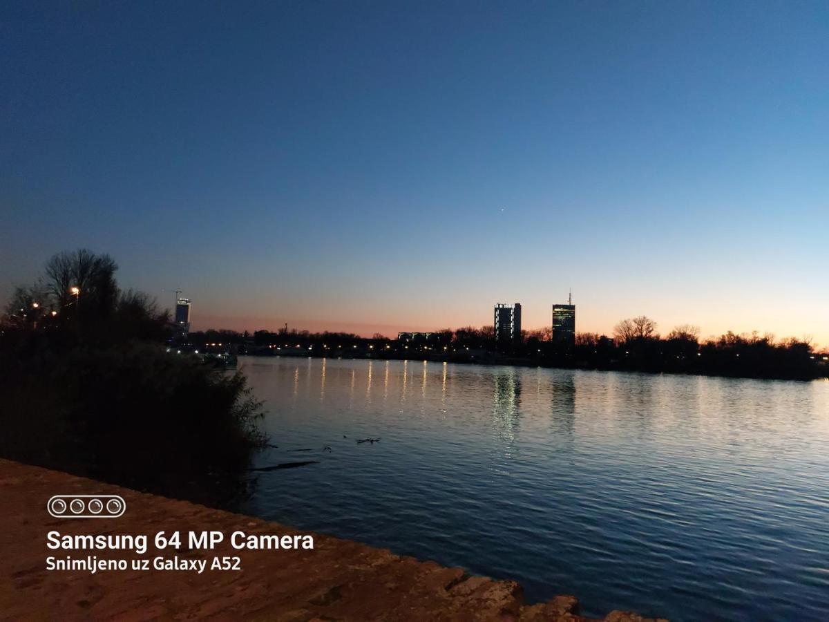 Apartment Daca Stan Belgrad Exteriör bild